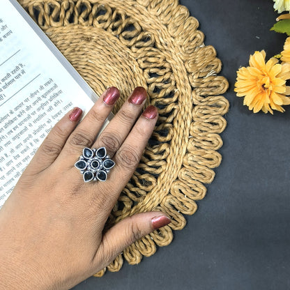 FLOWER OXIDISED SILVER LOOKLIKE ADJUSTABLE FINGER RINGS