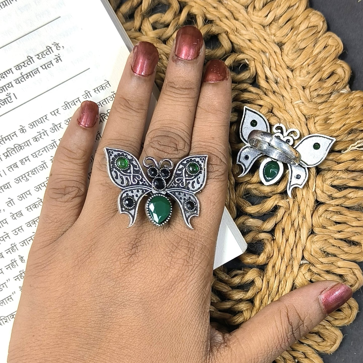 GREEN BUTTERFLY OXIDISED SILVER LOOKLIKE ADJUSTABLE FINGER RINGS