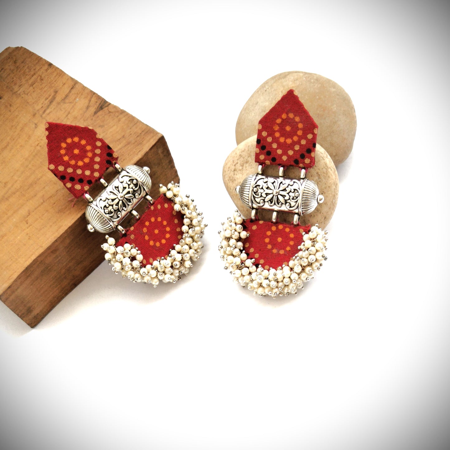 JAMNAGRI RED BANDHANI EARRINGS